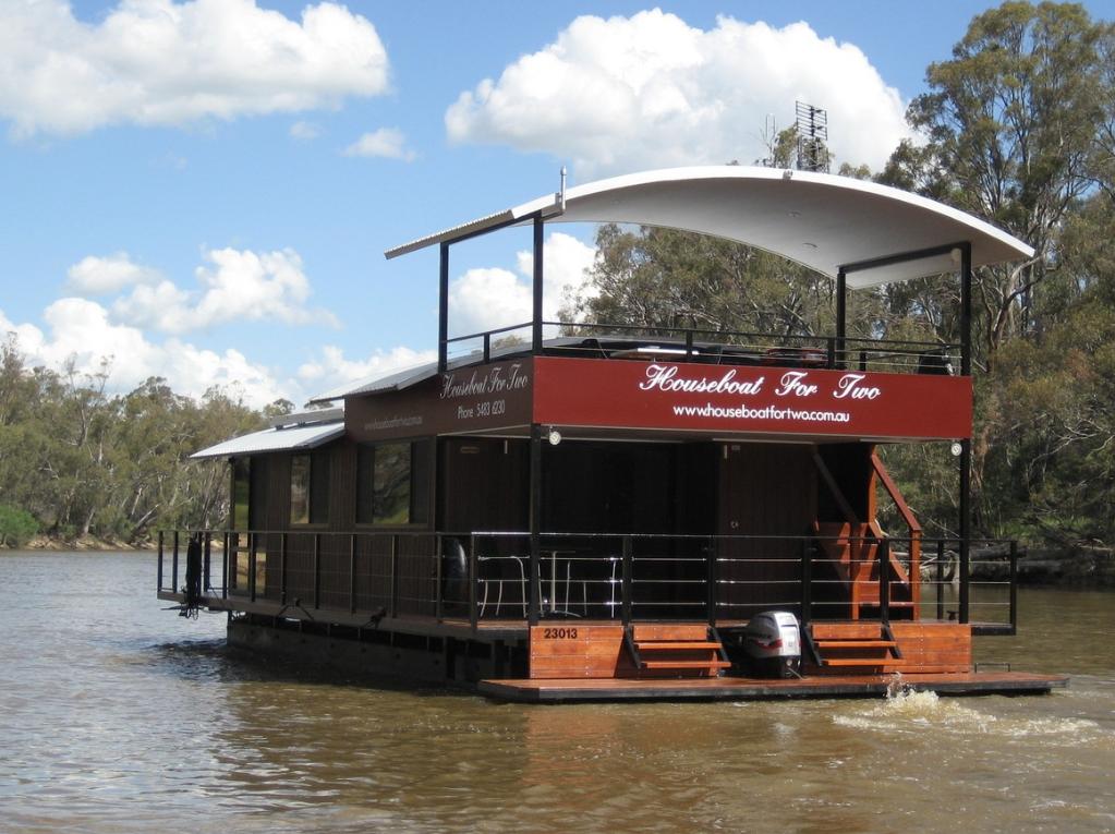 Houseboat for Two